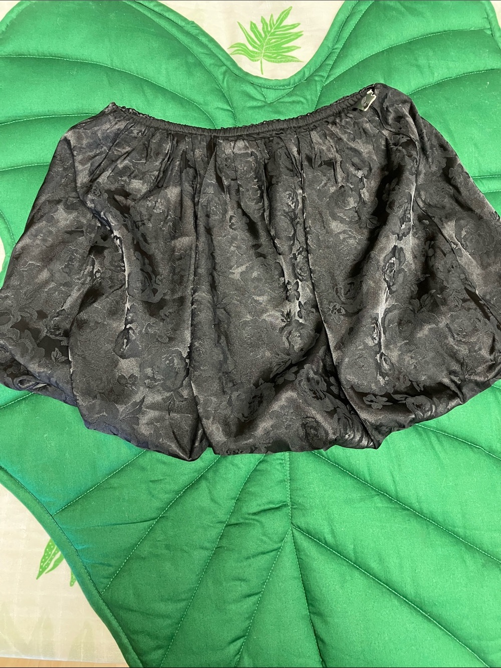 NWT art class black rose print puff skirt, size 10/12. Never worn. Brand new.